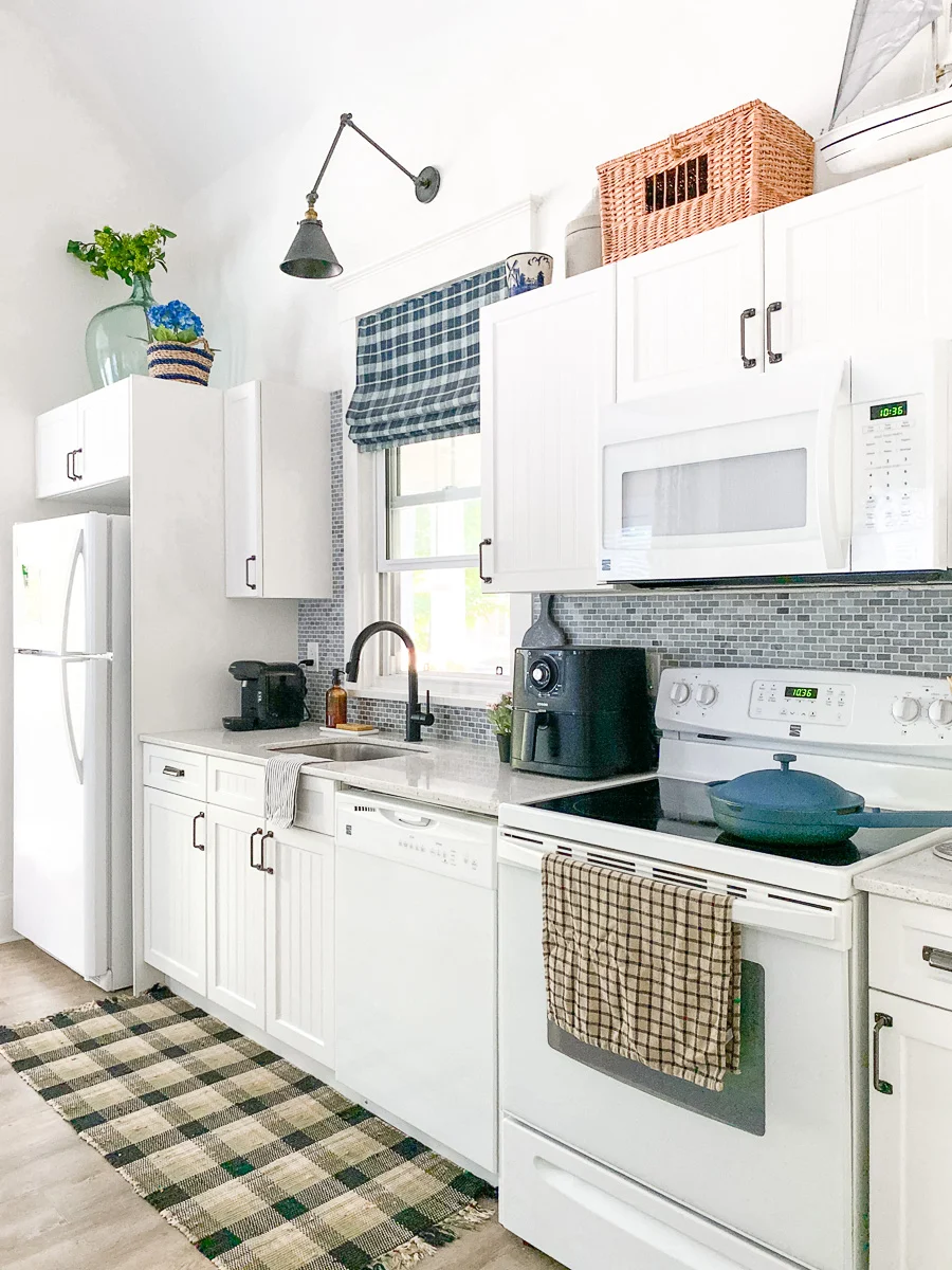 open concept kitchen, cottage kitchen decor