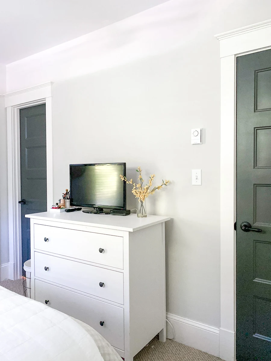 white cottage bedroom ideas