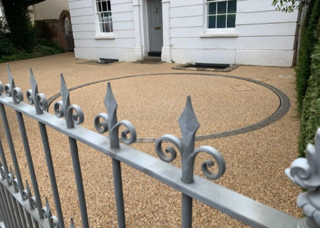 A rotating driveway