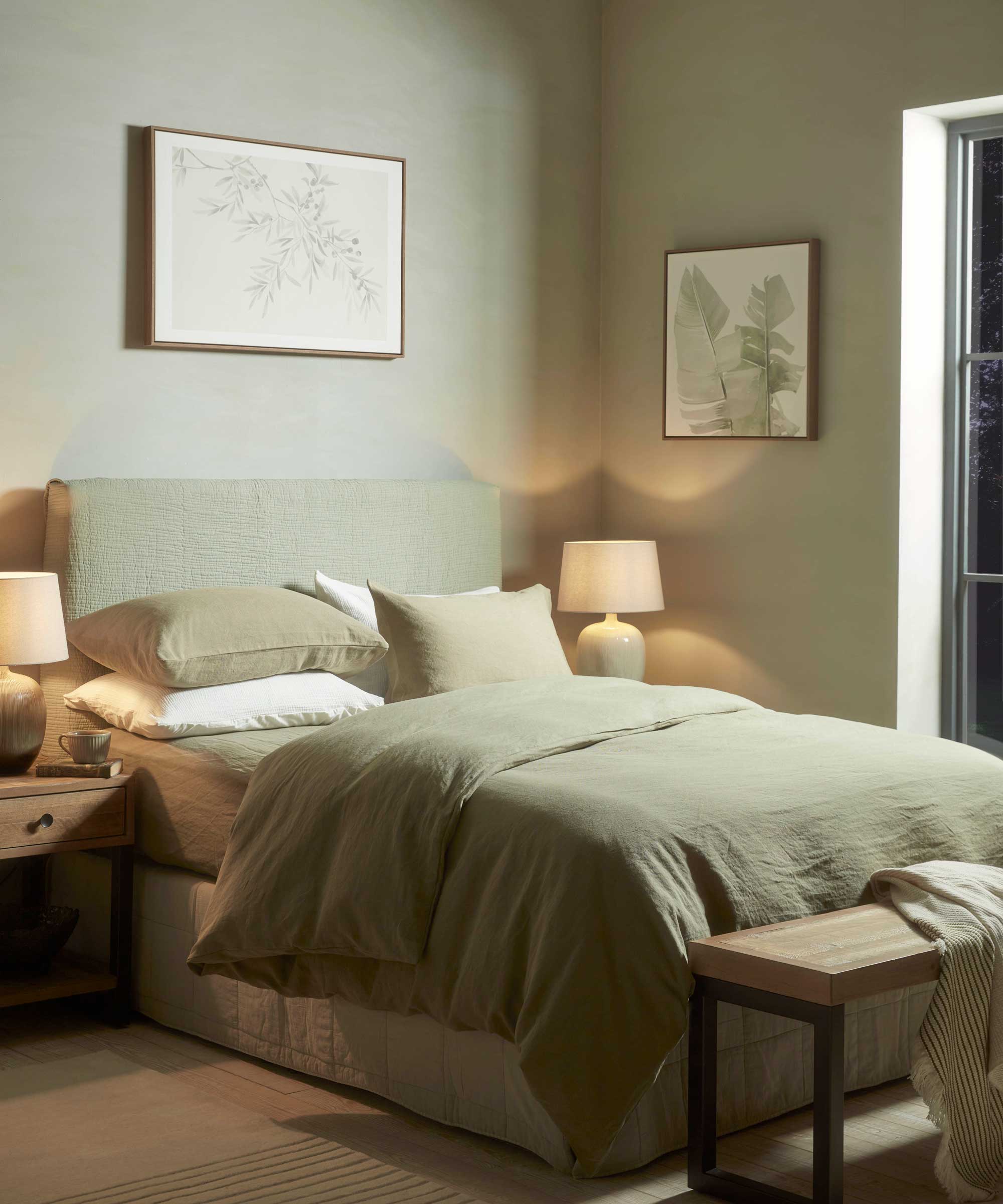 neutral bedroom scheme