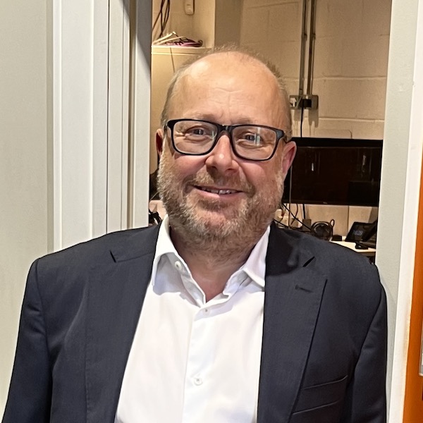 Head and shoulders photograph of smart home expert Nicolai Landschultz