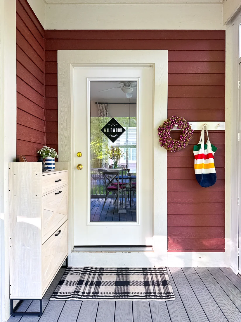 screened in porch decor, cozy screened-in porch, porch decorating ideas