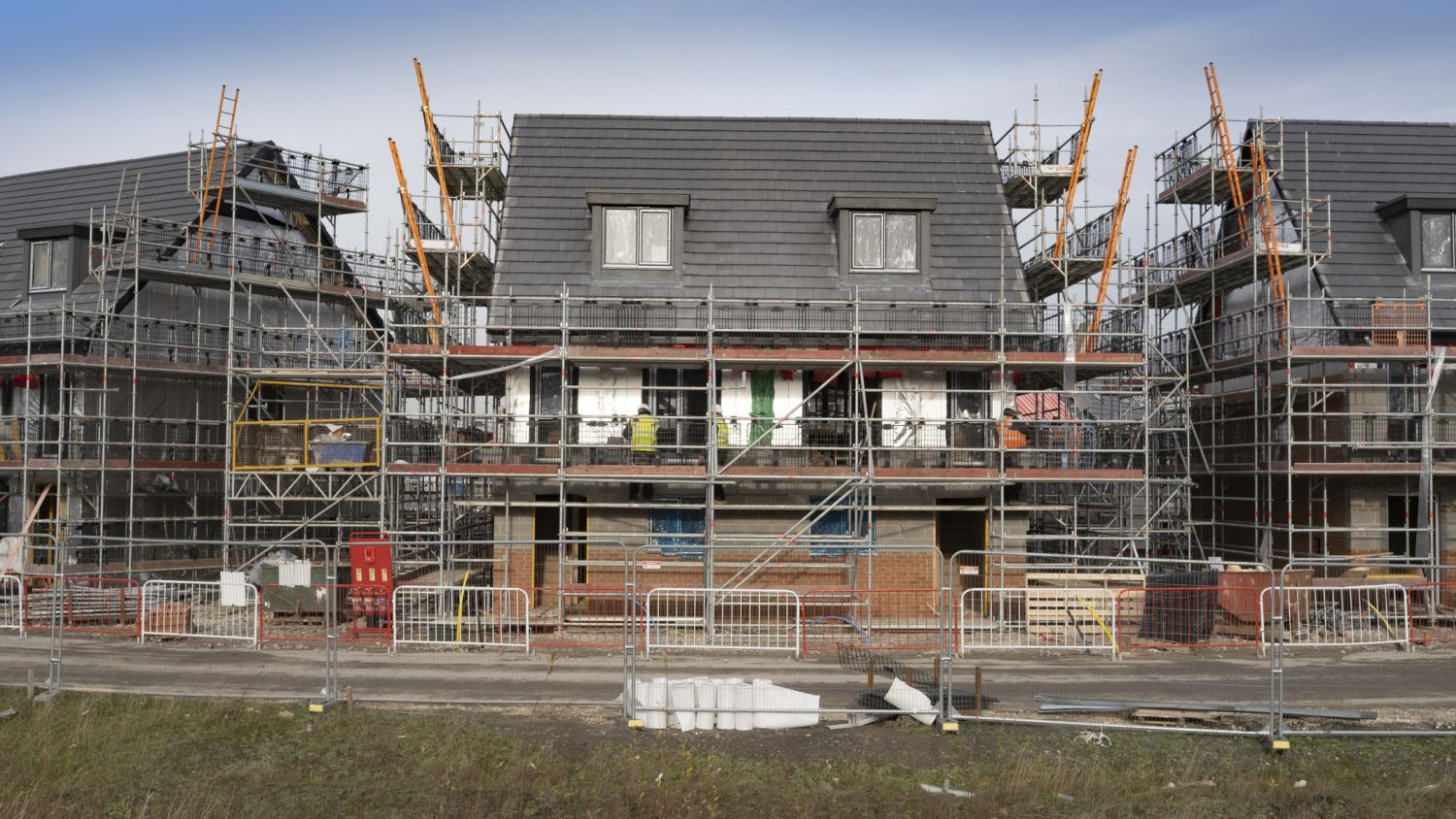 Housebuilders delivery timeframes - New homes being built in the UK using energy efficient materials (Image: ID 139165588 © Jeanette Teare
