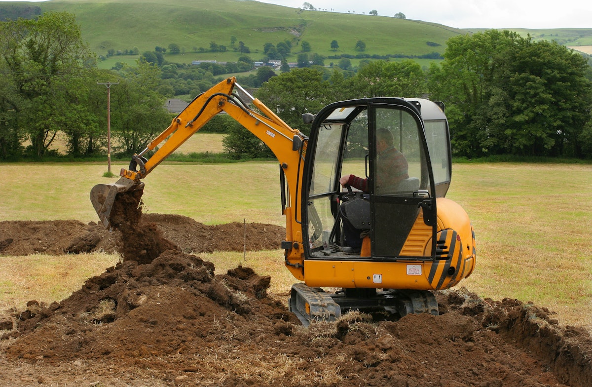 6 Reasons Compact Equipment Is Dominating the Jobsite in 2025