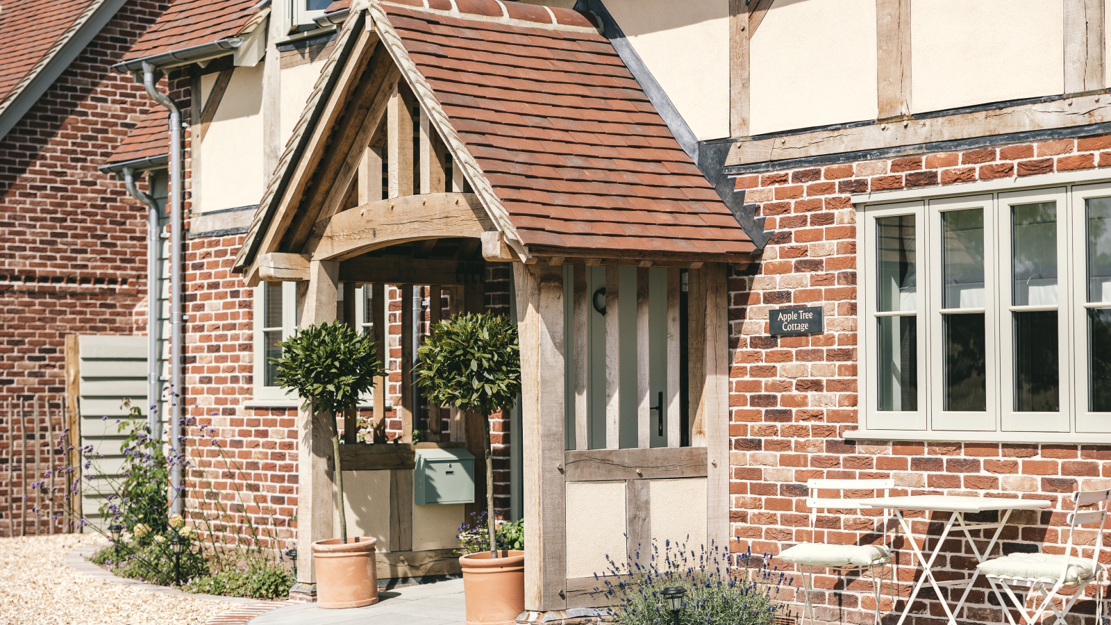 12 oak frame porch ideas that are pretty, practical and can be sized to suit