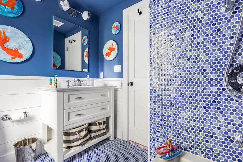 blue and white bathroom