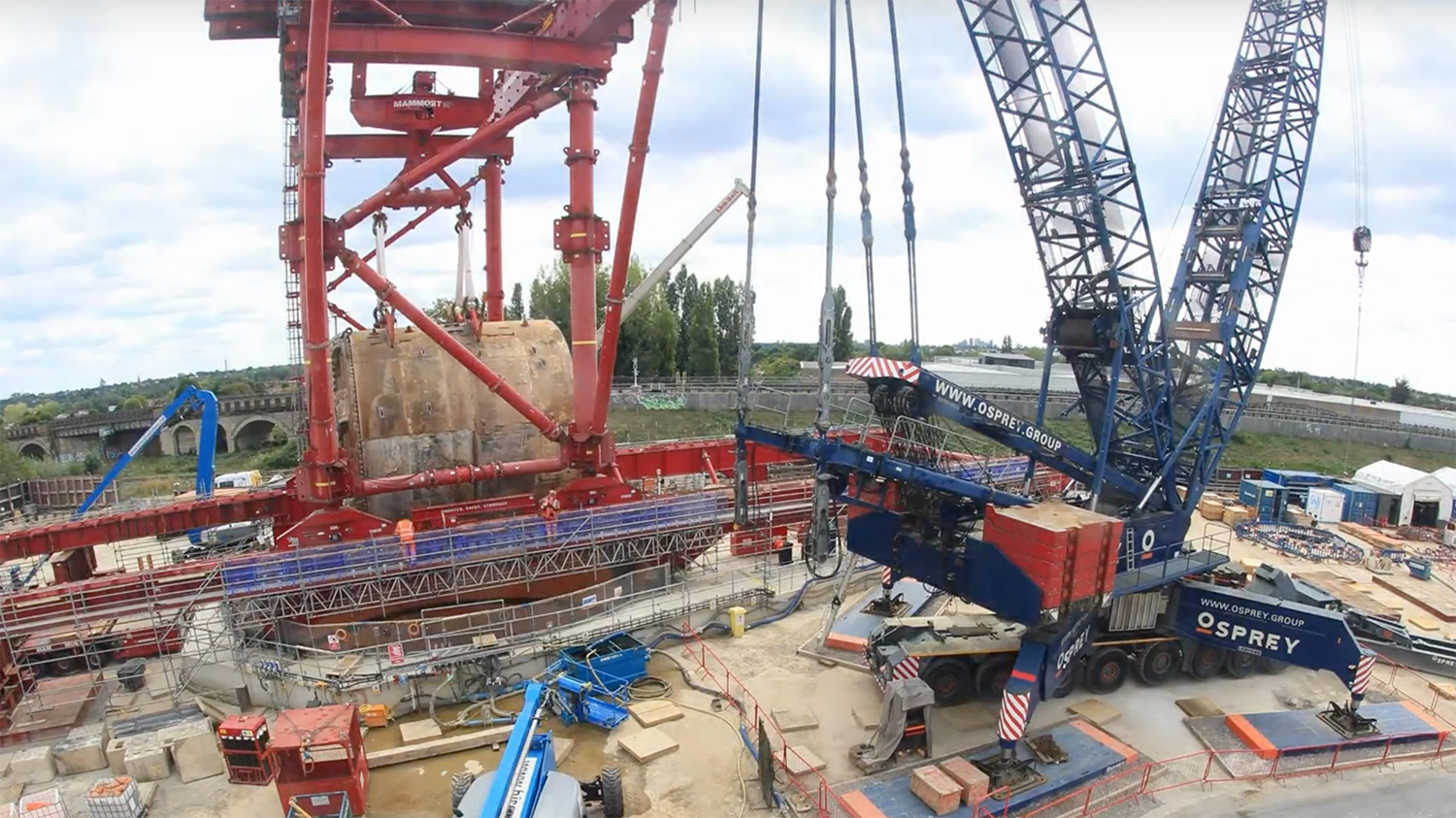 Video | HS2’s TBM Anne lifted to the surface in west London