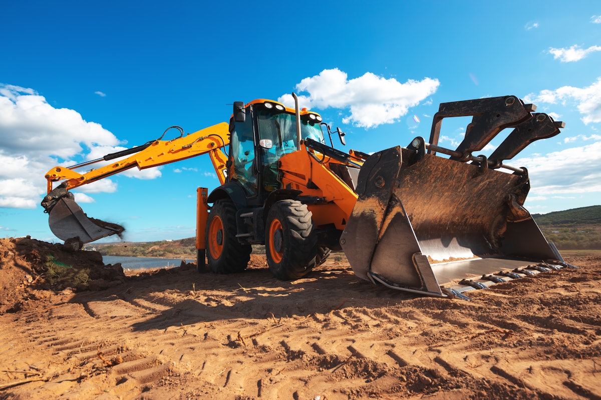 JCB Secures $45M U.S. Marine Corps Contract for 4CX Backhoe Loaders