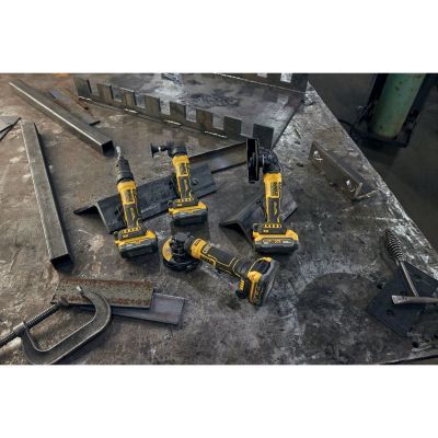 DEWALT Launches New ATOMIC 20V MAX* Grinders at FABTECH