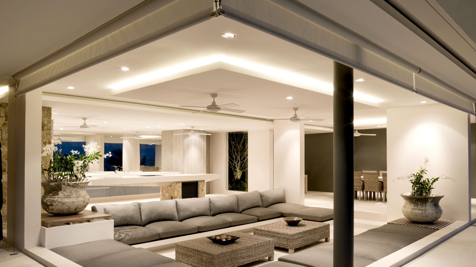 What is daisy chain lighting? Expert reveals how it can cut costs and installation times