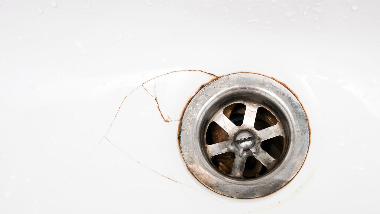 How to repair sink cracks yourself in these easy steps