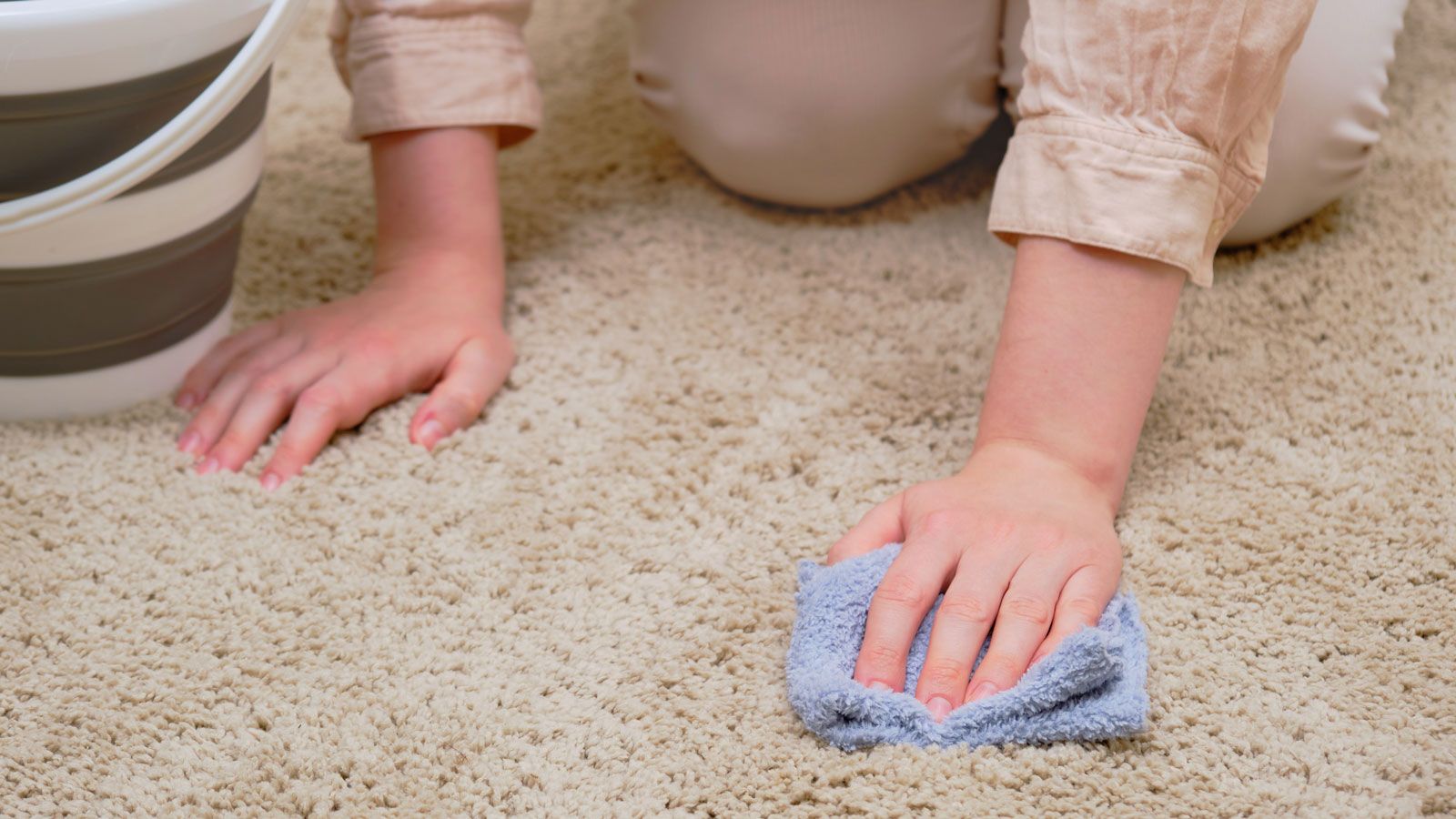 How to clean carpet properly without calling in the pros