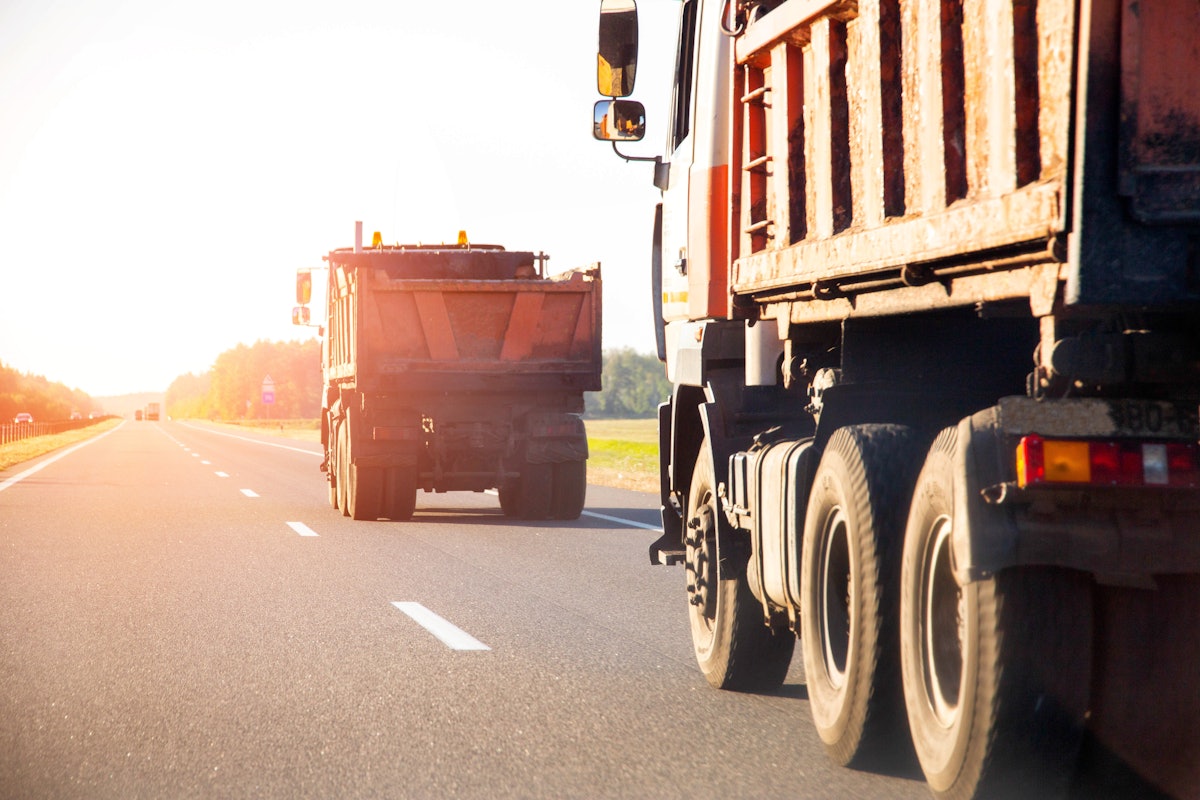 Closing the Payment Gap: How Factoring Keeps Dump Truck Businesses Moving
