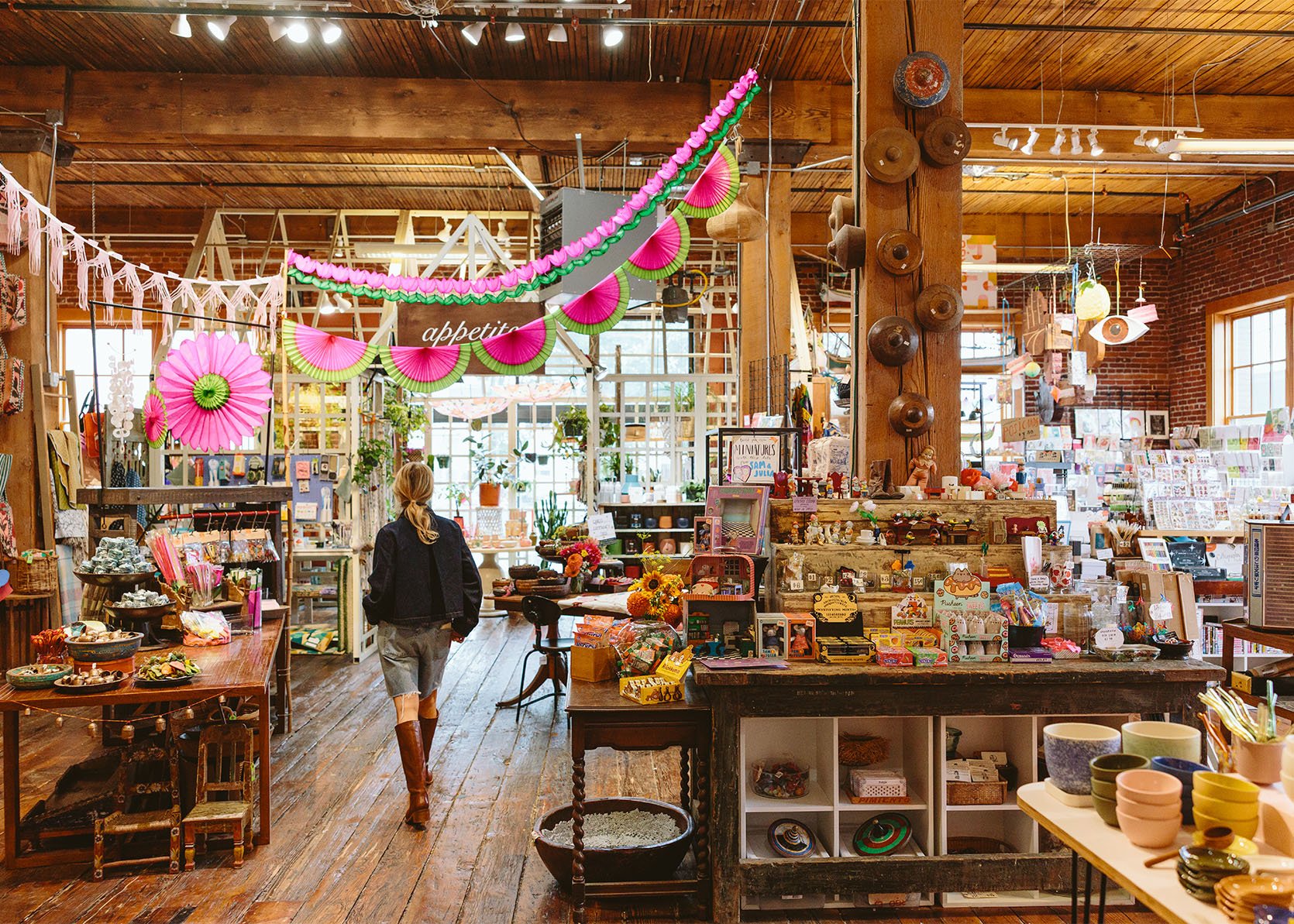 The Link Up: The True Crime Podcast Emily Binged, The Shampoo That’s Healing Jess’ Hair, And A Great Vacuum