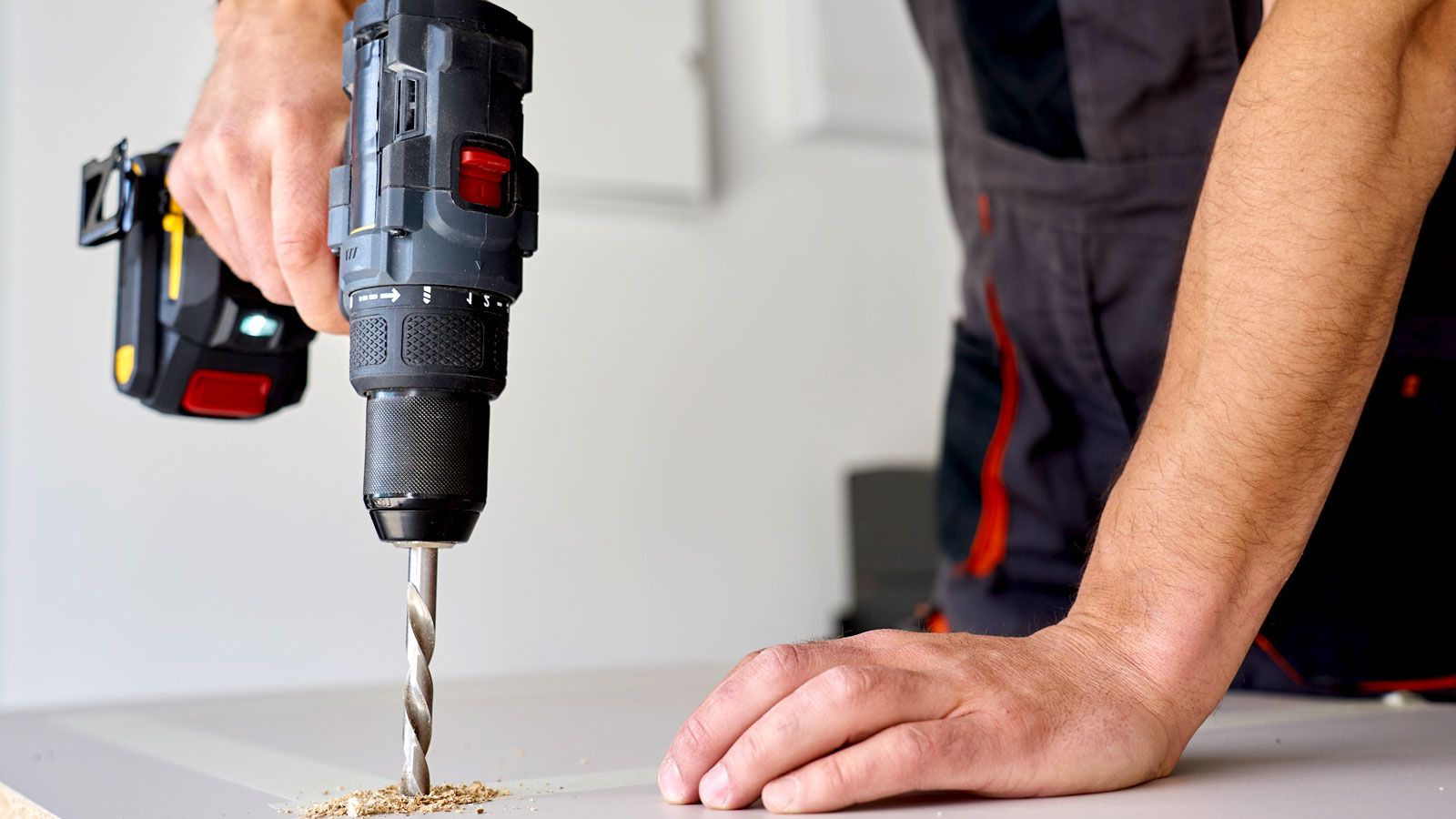 Lidl is selling power tools, but are they less on Amazon?