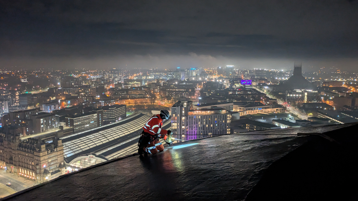 In pictures | Engineers scale iconic Liverpool tower