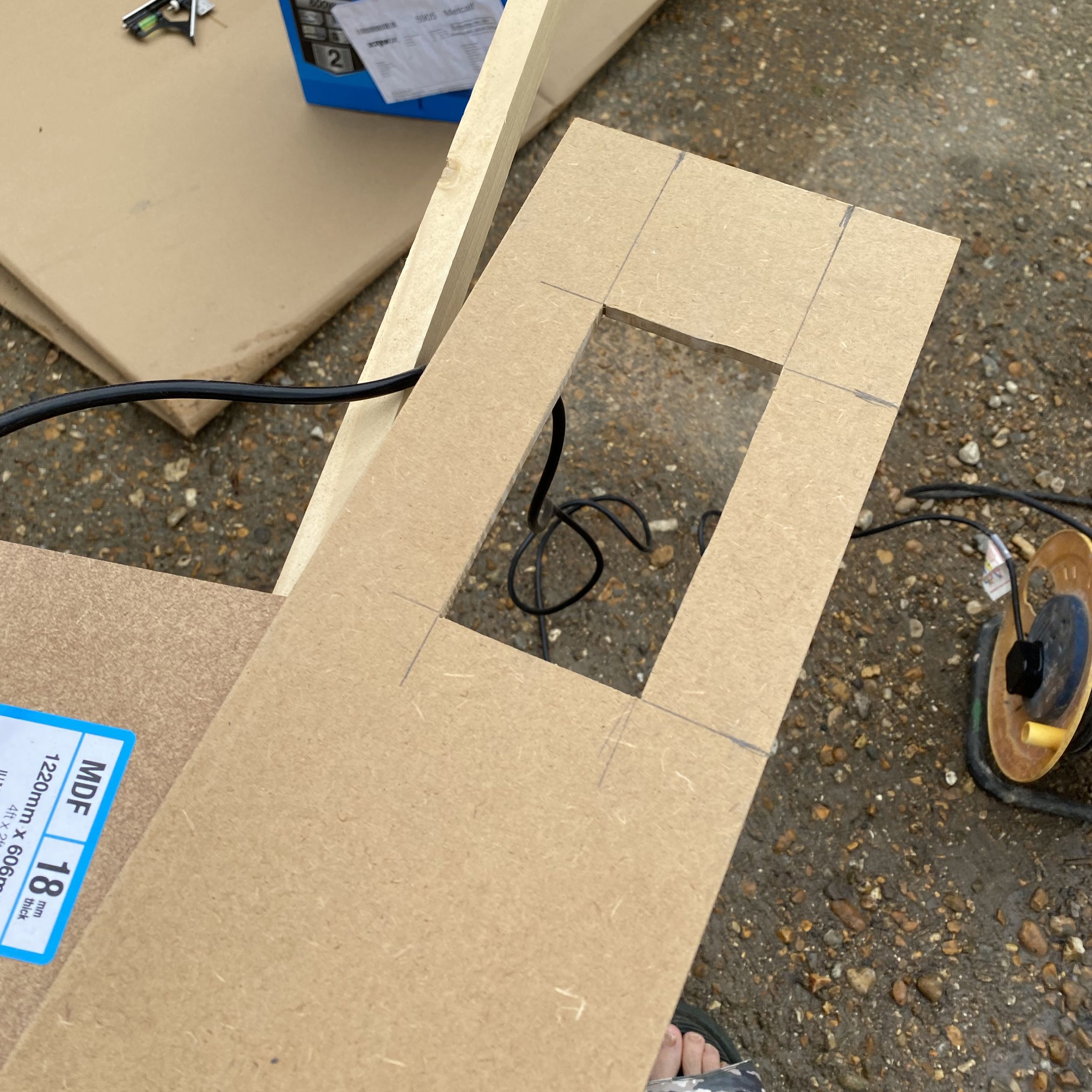 How to cut a hole in wood and which tools to use