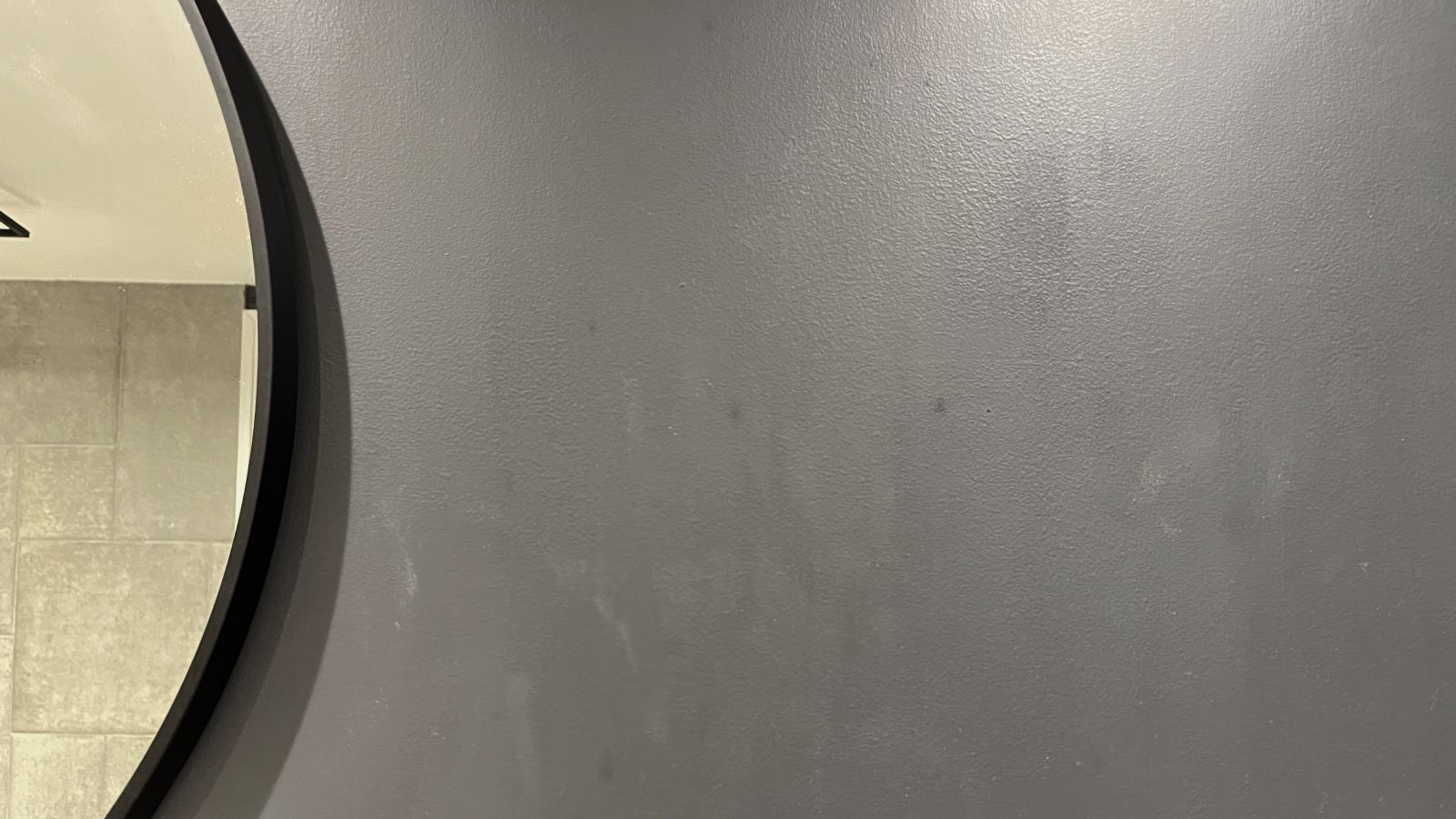 How to get rid of water streaks on walls